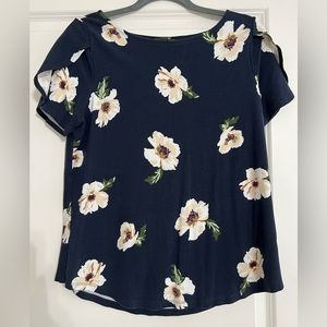 Tulip sleeved blouse